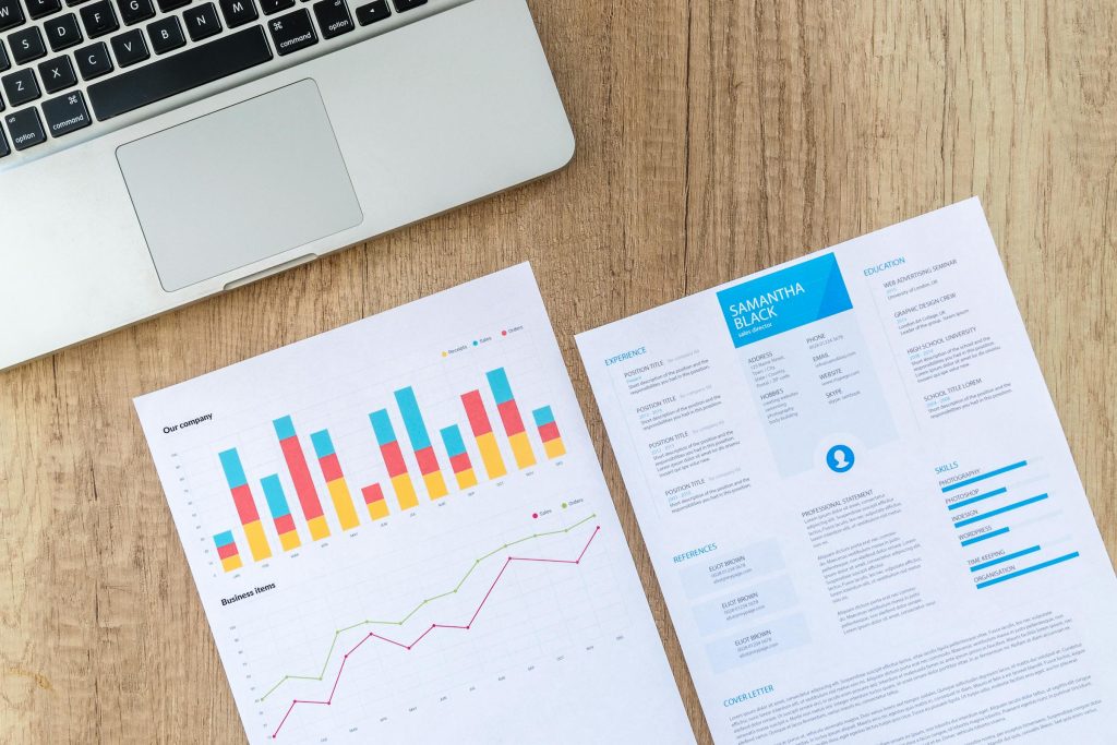 Navigating Global Career Paths: Job Application Strategies for Leading Corporations like Amazon and Alphabet - Como solicitar vagas de emprego