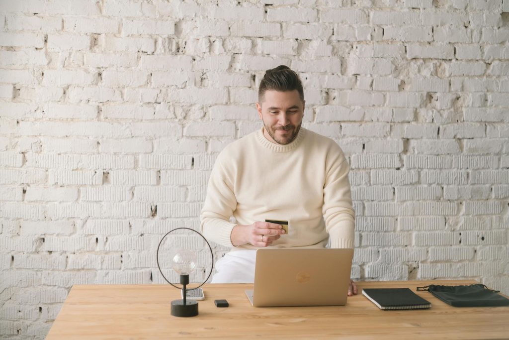 Mastering Online Credit Limit Requests: Insights from Adyen, Square, Revolut, and Other Leading Providers - Como solicitar limite de cartão de crédito online